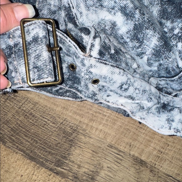 Vintage 80s "Checkpoint Charlie" Acid Wash Denim Jacket - Size XL - Picture 8 of 11